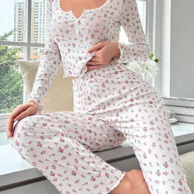 Pyjama à fleurs