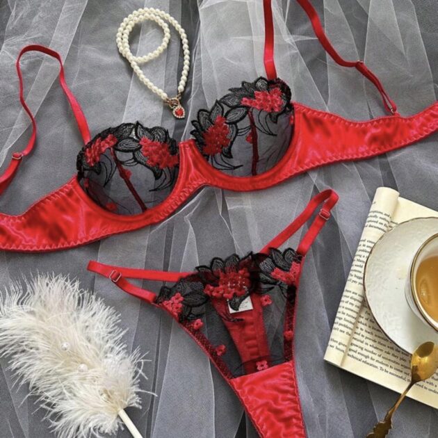 Ensemble Rouge &Noir en Dentelle